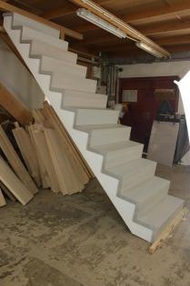 EICHENTREPPE GEBEIZT TREPPEN STUFEN ASCHGRAU WANGO BUCHE WEIß