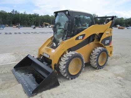 2011 CATERPILLAR 272C Kompaktlader 
