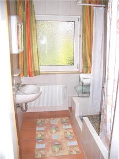 2 ZKB WC,Nichtraucher-Ferienwohnung,möbliert, längerfristig 