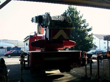 Feuerwehr-30 m Leiter Mercedes 1313  mit Metzaufbau