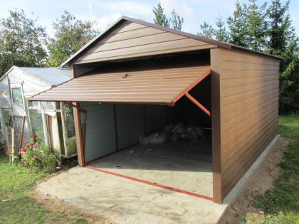 Blechgarage 3x5 in Holzoptik mit Satteldach, mit Schwingtor