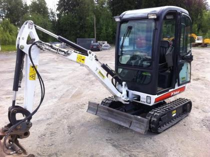 Bobcat 323