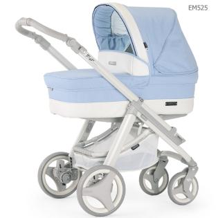 Sportlicher Kinderwagen in zarten Pastell-Tönen