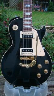 Gibson Les Paul Classic 2021 black, mod. Les Trem, Rollensattel