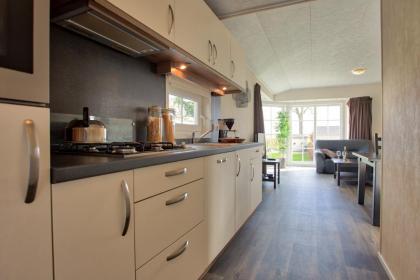 Mobilheim Mieten am Wasser in Holland ( nahe Arnheim ) mit Jachthafen !