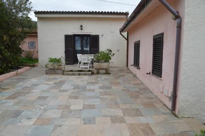 Nord Sardinien: Sehr schöne Villa an ruhiger Küste