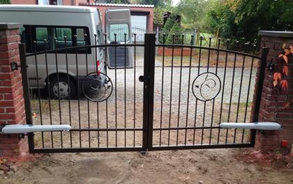 Zäune aus Polen, Geländer, Tore, Metallzaune nach Maß, Montage