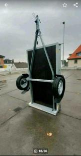 Nagelneuer Stema Anhänger mit Hochplane und Hochspriegel 750 KG