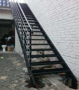 Aussentreppen aus Polen, Metalltreppen Zaune Tore, Gelander nach Mass