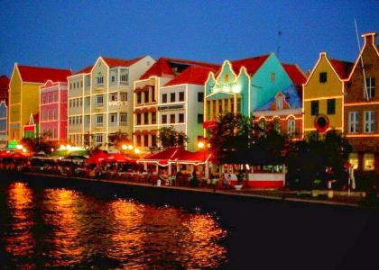 DER KÄLTE ENTFLIEHEN: Auf Curacao in der Karibik ist es immer sommerlich warm...