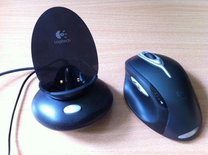 Logitech MX 1000 Laser Multifunktionsmaus mit Ladestation, USB-Anschluss, sehr g