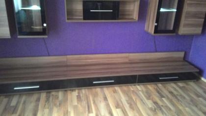 Sehr gut erhaltene Wohnwand