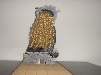 Porzellanpuppe mit Puppenständer Sammelpuppe Deko Künstlerpuppe Stehpuppe