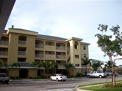 Florida, Eigentumzwohnung, an einem Kanal mit Zugang zum Meer, schoene Wohnanlag