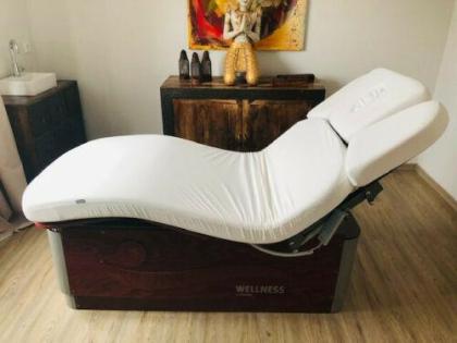 Gharieni-Wellness-Kosmetikliege