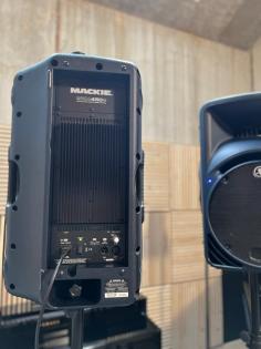 Lautsprecherboxen und Mix Mackie