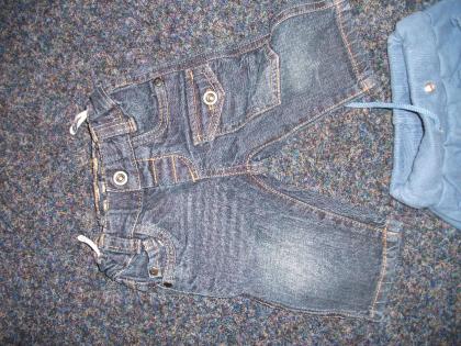 Jeanshose und Jogginghose in 62