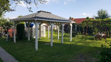 PERGOLEN GARTENHAUS GARTENLAUBE KLEBEDACH HOLZ BITUMENSCHINDELN LOMZA 3, 5x4, 5c