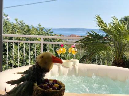 Villa Dalmatia mit Pool,Grill,Whierpool, 8 Personen.