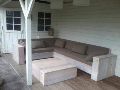 Massive Lounge-Eckbank Berlin aus Bauholz von www.exklusivdutchdesign.de
