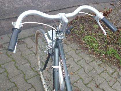 (153) 12 Gang 27 Zoll Rh 57 TRIUMPH mit neuer Bereifung + Schlauch hinten