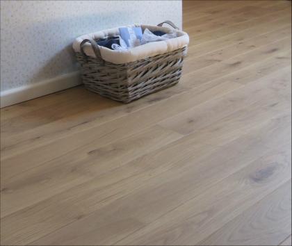 Eichenböden 100% massiv zu Bodenpreisen