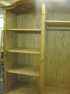 Geräumiger Weichholz - Kleiderschrank Dielenschrank Garderobe