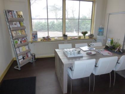 Bauholz Ladenbau von https:/ / www.exklusivdutchdesign.de/ ladeneinrichtung/ 