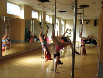 Poledance / Pole-Fitness Kurse in der Sport Oase Krefeld-Uerdingen