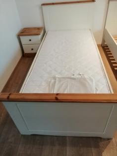 Jugendbett, Material Massivholz, Kiefer weiss/eichefarbig