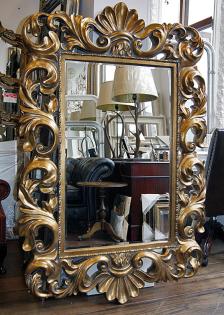 Klassischer Barockspiegel mit Bekrönung in drei Größen mit silbernem oder golden