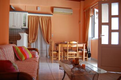 Schöne Wohnung,Veranda, Meerblick, 50m zum Strand, Ag Georgios Argirades, Korfu