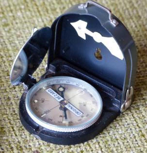 Original-Bézard Kompass mit Lederetui