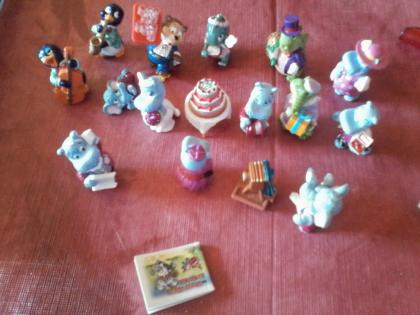 Habe Ü Eier Figuren ohne Ende. Wer hat Interesse?