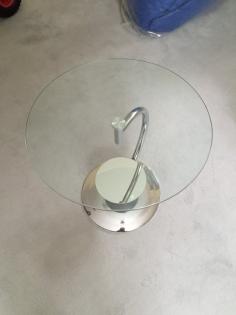 Netter Glastisch zu verkaufen