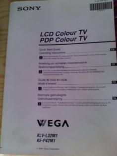 SONY-LCD-Flachbild-TV 80 cm Bildröhre