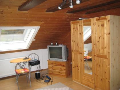 Zimmer möbl. DG 3. Stock, Leidersbach b. Aschaffenburg, frei ab 01.08.2021