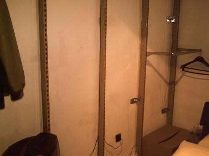 Ständer und Aufhänger für begehbaren Kleiderschrank