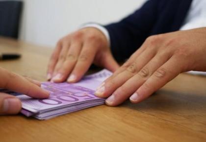 Wir bieten Finanzierungen und Investitionen mit sehr günstigen Konditionen.