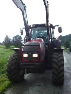 Valtra T151 mit Frontlader -9800€