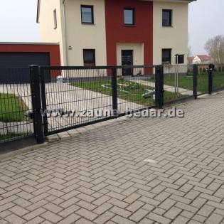 DOPPELSTABMATTENZAUN AUS POLEN, ZAUN, STABMATTE, TORE AUS POLEN