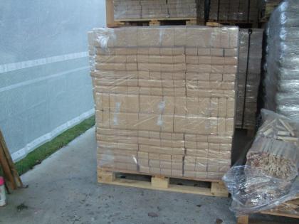 Holzpellets Holzpriketts Brennholz Kaminholz Anmachholz Holz Ofen Heizung