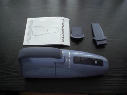 Handstaubstauger von Rowenta mit zusätzlichen Aufsätzen und Bedienungsanleitung