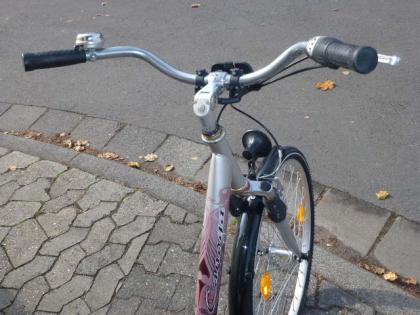 (97) 3 Gang sehr tiefer Einstieg 26 Zoll Rh 43 Gabel u Sattel gefedert
