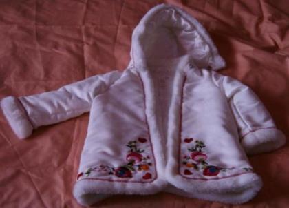 Biete ne ganze Masse an Mädchenbekleidung von 68-118