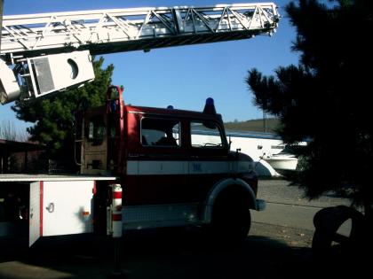 Feuerwehr-30 m Leiter Mercedes 1313  mit Metzaufbau