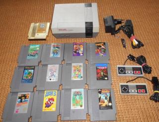 Nintendo NES Konsole + 2 Kontroller + 13 Spiele! (Zelda, Metroid)