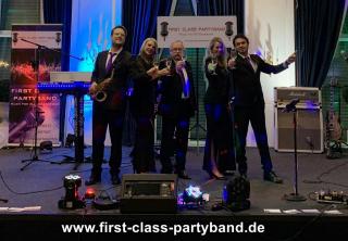 FIRST CLASS PARTYBAND = Top Party- und Tanzmusik Band