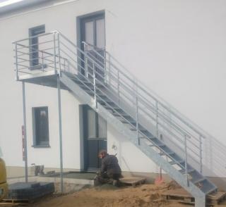 AußenTreppen, Metalltreppen aus Polen zum Garten, zur Terasse, Schmiedeeisenzaun