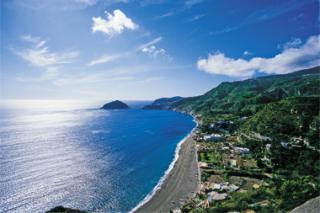 Italien Insel Ischia Sonnige Ferienwohnung in Strandnaehe